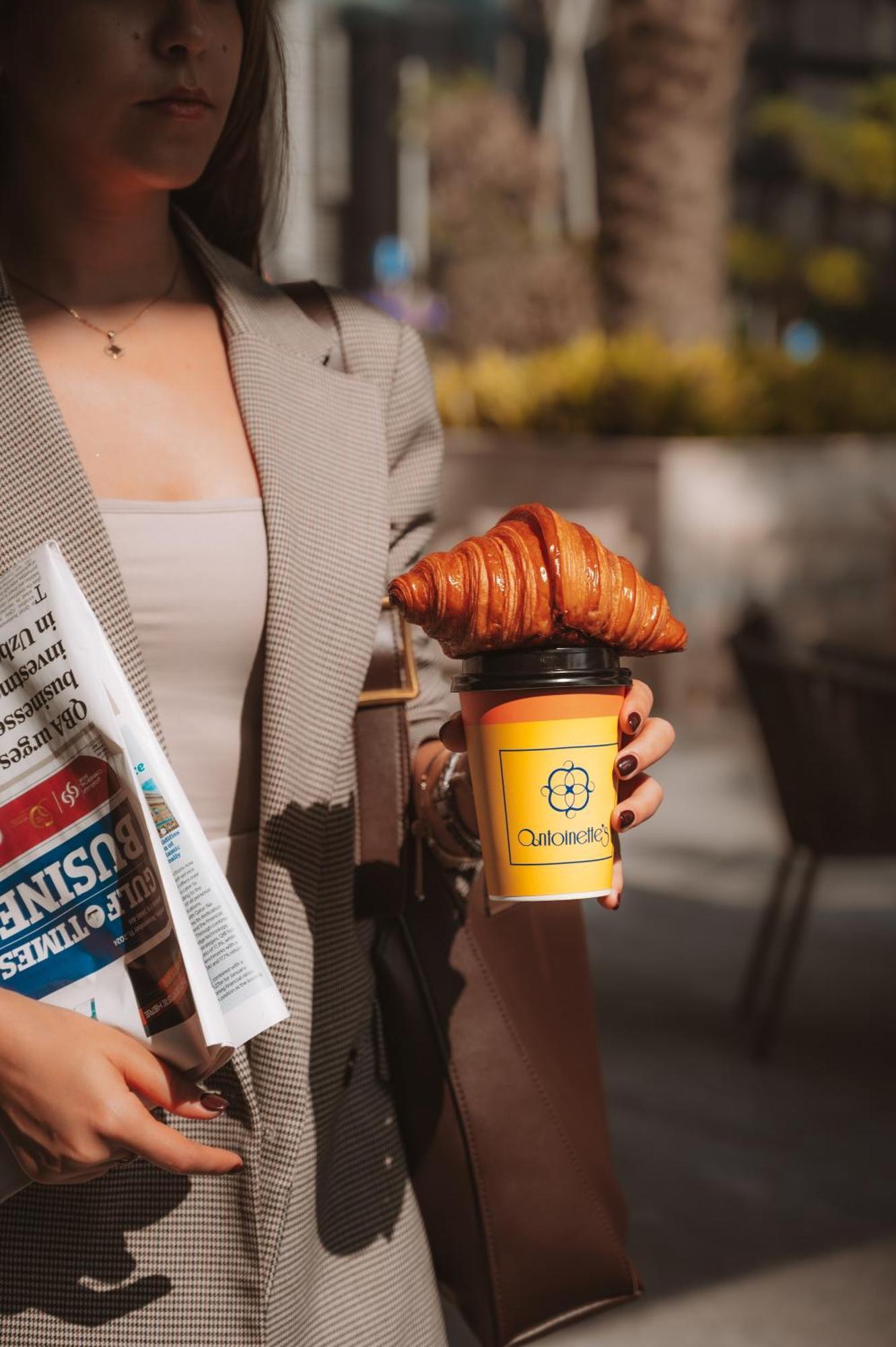 Dusit Doha Hotel Exteriér fotografie A croissant